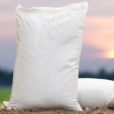 A areia tecida branca do polipropileno ensaca a reciclagem dos sacos vazios 50KG do cascalho